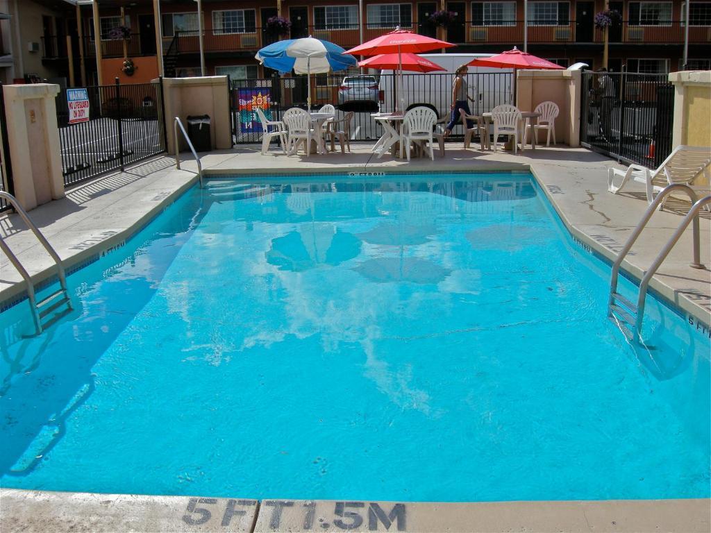 Americas Best Value Inn - Пендлтон Экстерьер фото