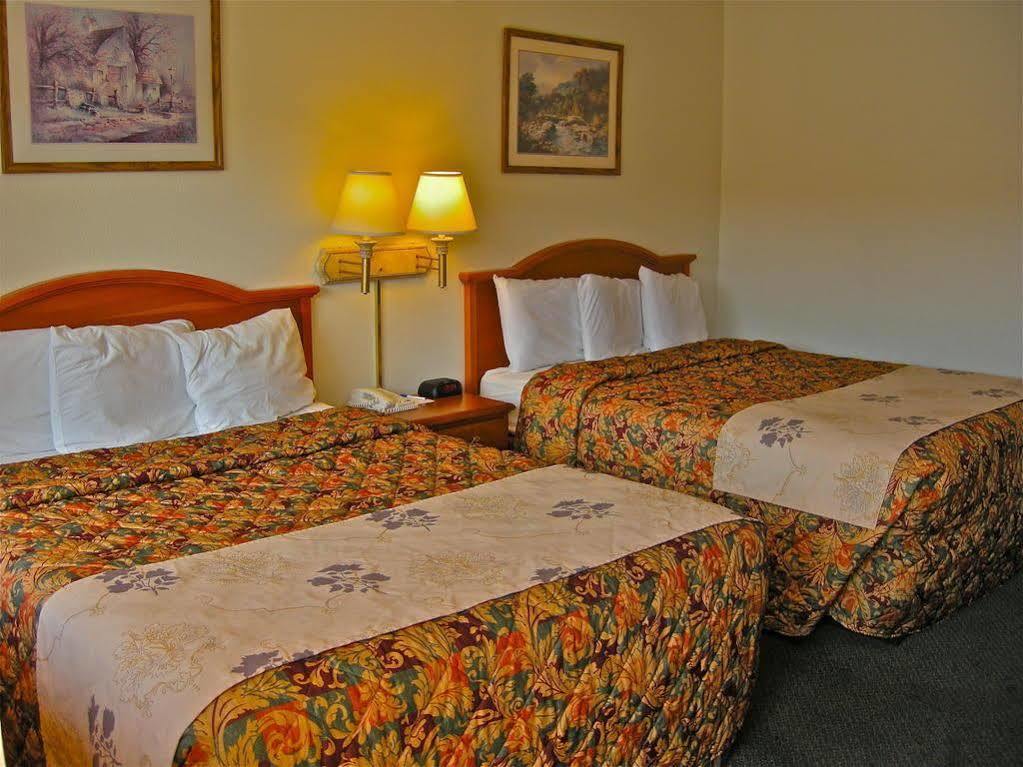 Americas Best Value Inn - Пендлтон Экстерьер фото